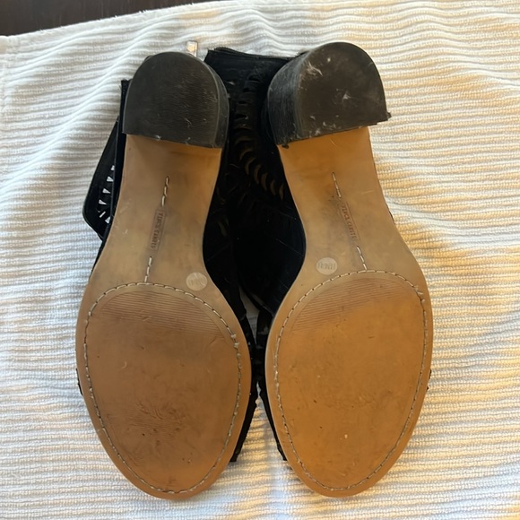 Vince Camuto open toed lace up sandal -worn a few times - Picture 3 of 4